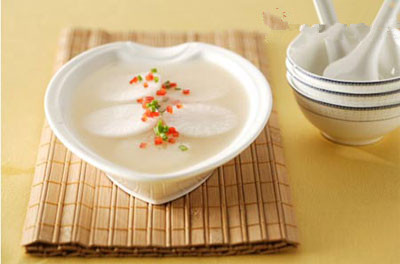 巧治風寒咳嗽 蘿蔔蔥白湯的做法