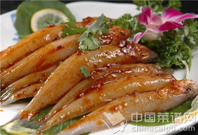 沙丁魚止偏頭痛 這些食物止痛效果