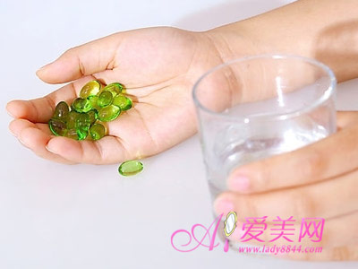  小水滴大秘密 用數字揭開水的18個健康秘密 