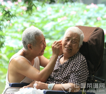為什麼耳朵會越掏越癢？