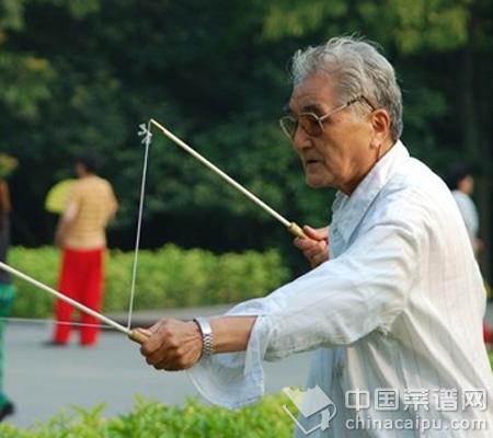 患白內障的老年人怎樣保養眼睛