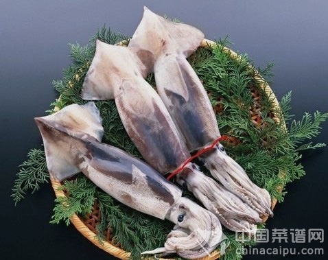 清洗魷魚小竅門