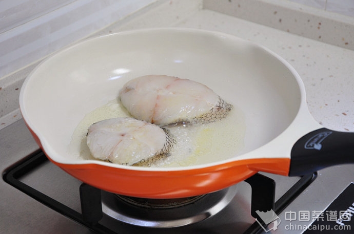 山茶油香煎鱈魚