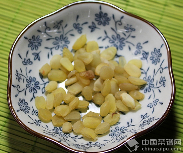 皂角米雪梨銀耳燉