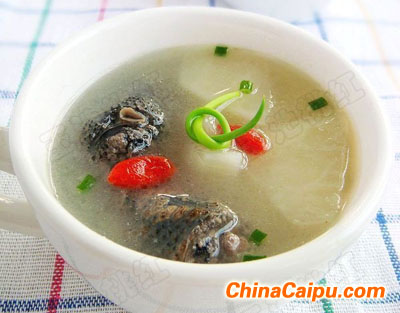 蘿蔔枸杞烏雞湯