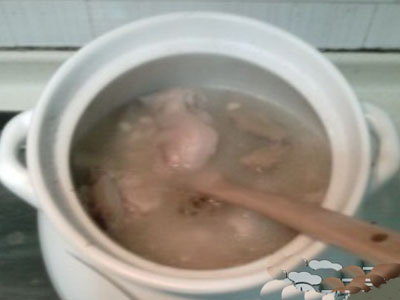 豬蹄黃豆湯