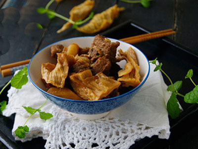 筍乾燜排骨