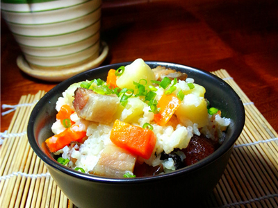 土豆臘肉燜飯