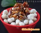 掛霜花生和琥珀桃仁
