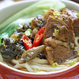 私房老壇酸菜牛肉麵