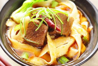 牛肉刀削面